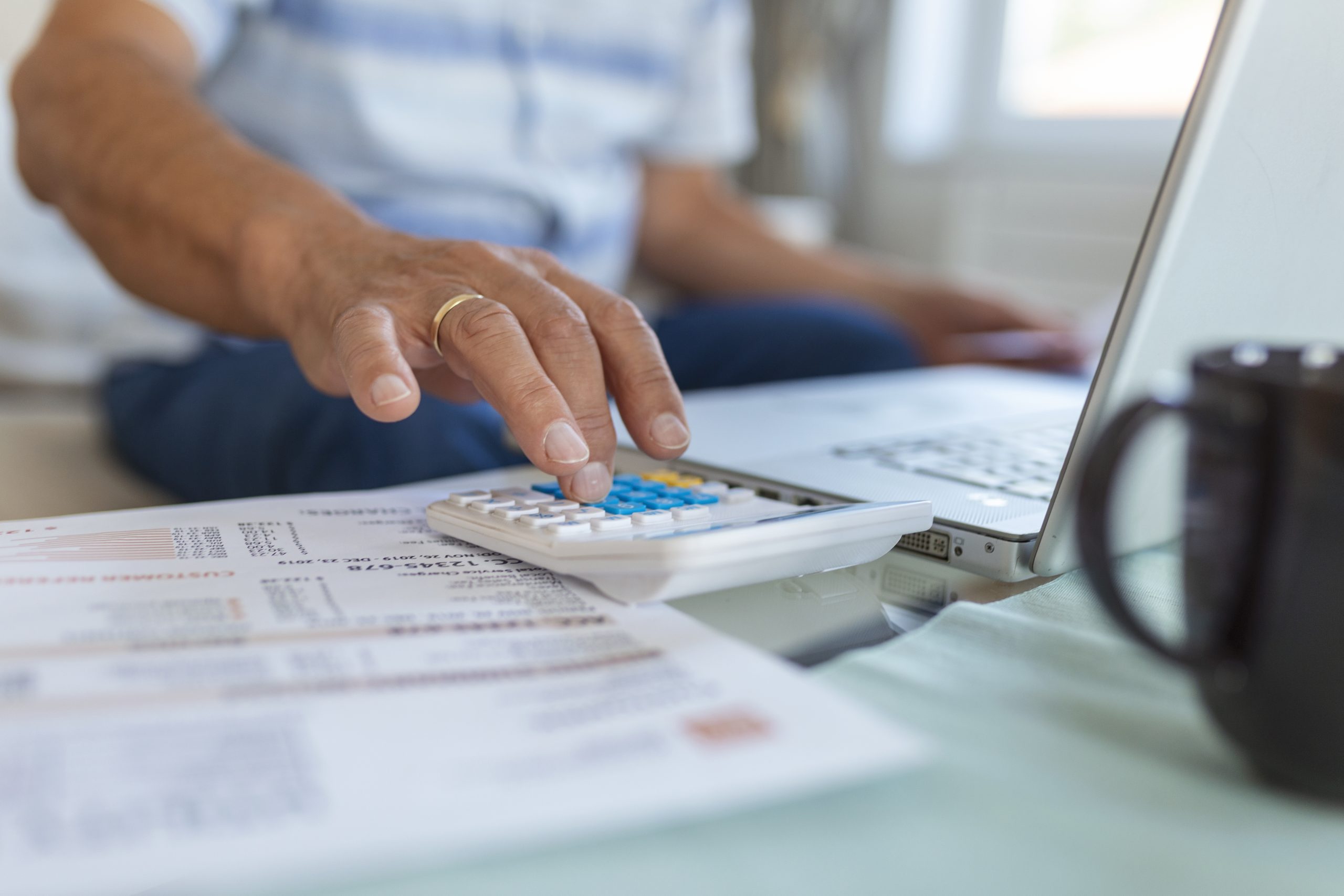 Entenda o que é o ECF 2023, quais empresas estão obrigadas a entregá-la e pontos de atenção para fazer a declaração corretamente e em conformidade.